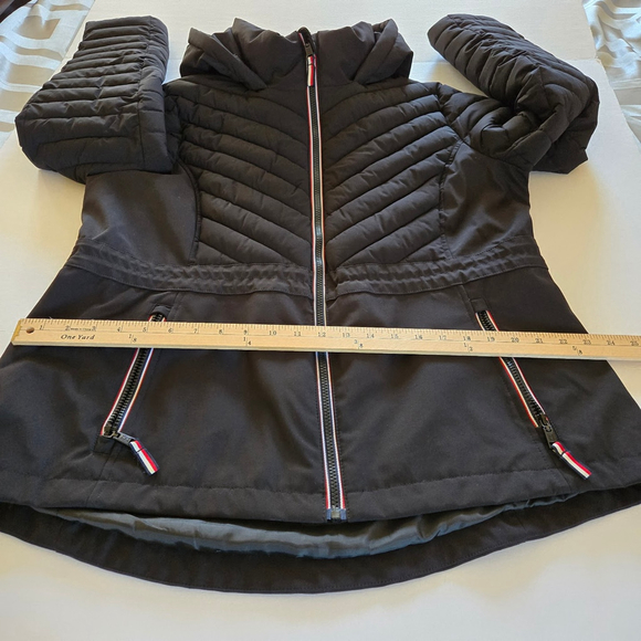 Tommy Hilfiger Women's Black Chevron Quilted Hooded Puffer Jacket Sz XL - Picture 11 of 12